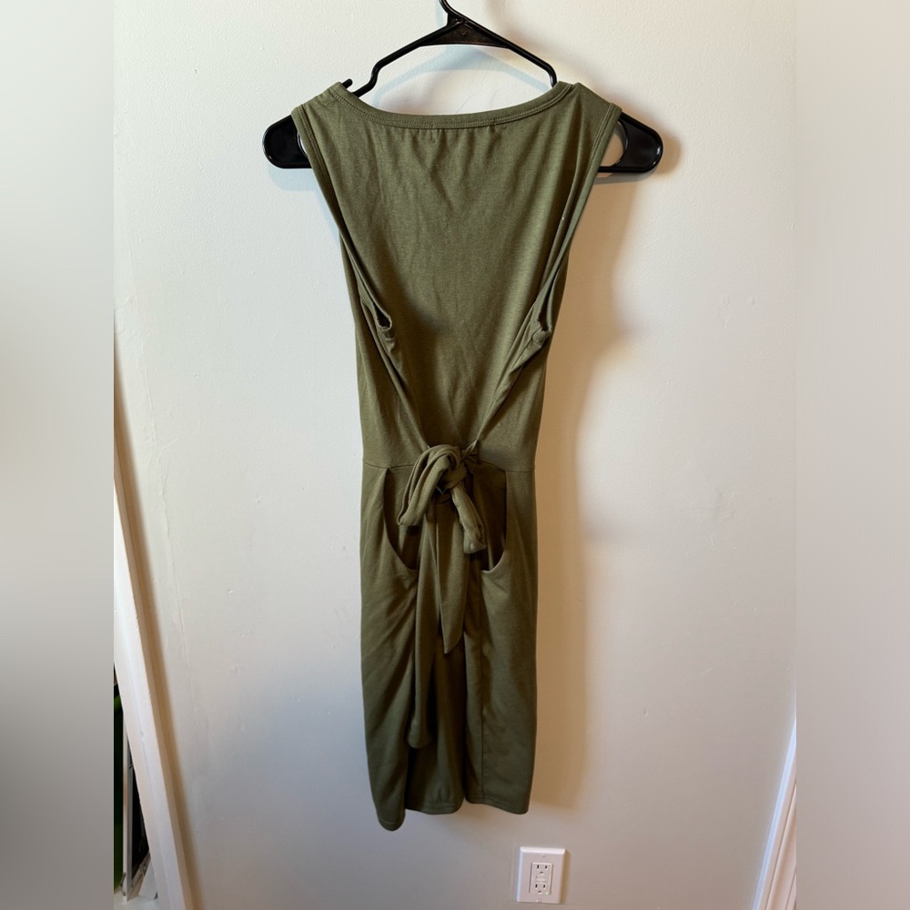 Small bodycon tie dress